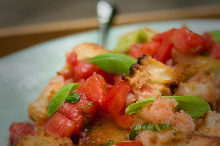 Panzanella - Tuscan Tomato Bread Salad - Glebe Kitchen