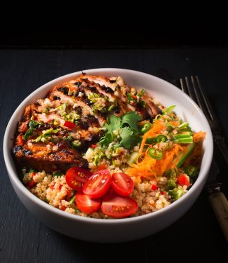 This Thai chicken buddha bowl brings sweet, sour, salty and spicy flavours together in a delicious weeknight meal.