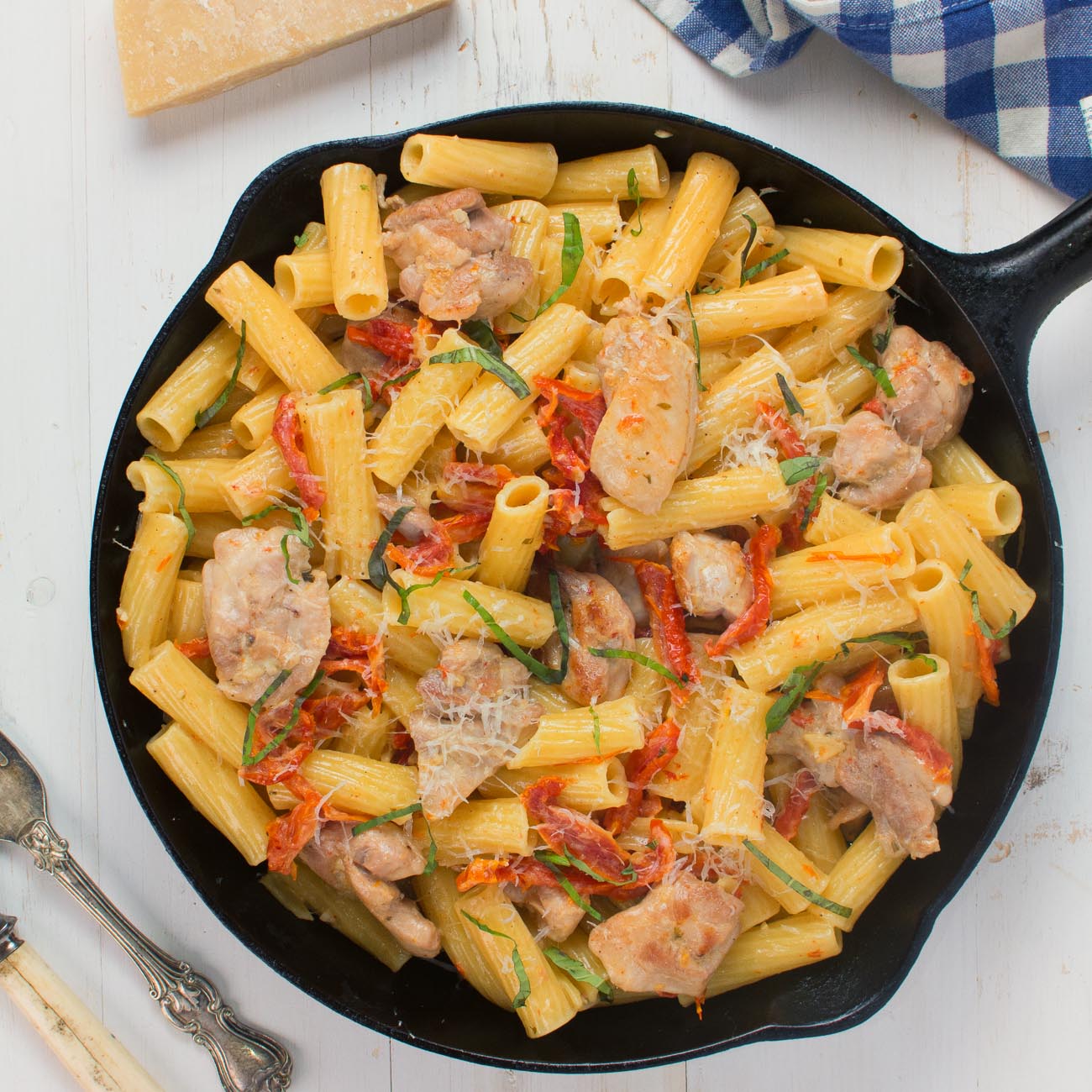 Penne with sun-dried tomato cream sauce in 30 minutes.