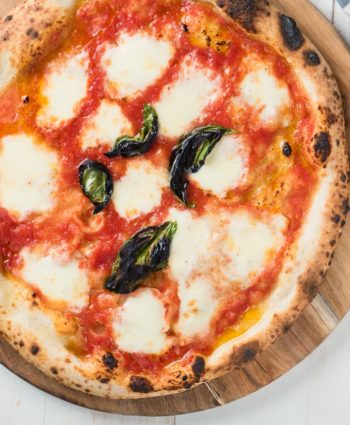 pizza margherita – neapolitan style