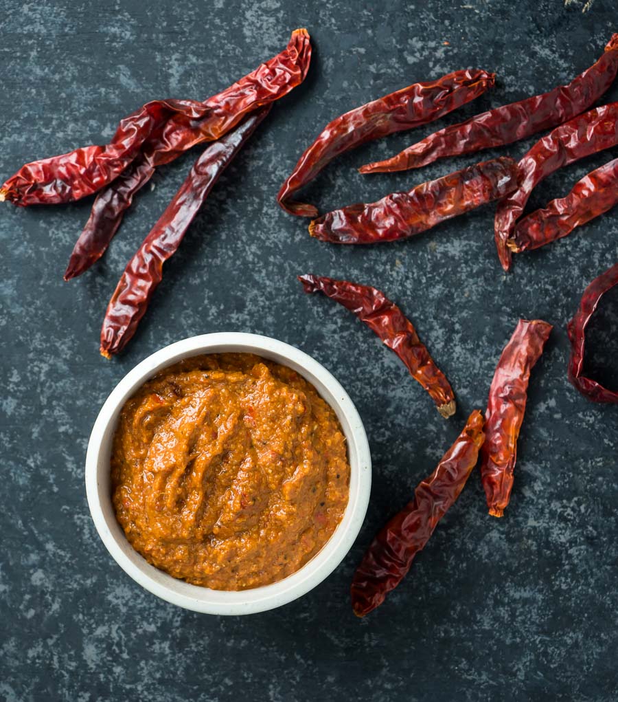 Vindaloo paste with scattered dry chilies from above.