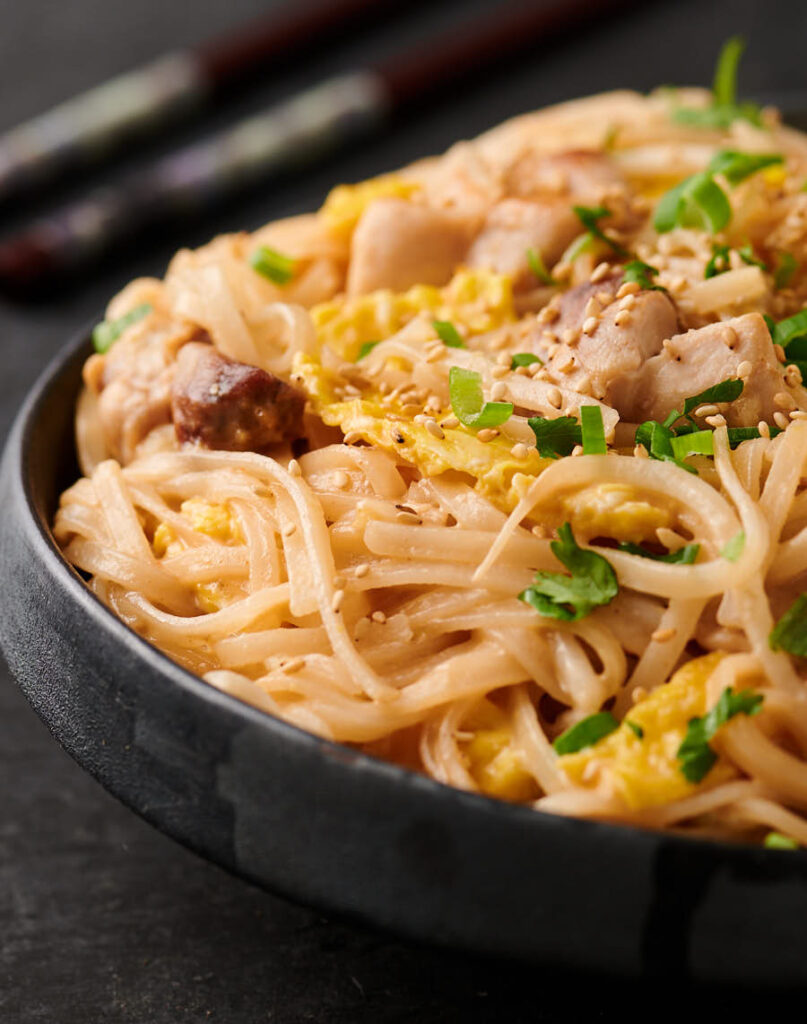 Close up of Thai sesame noodles from the front.