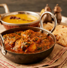 palak chicken curry (saagwala) - indian hotel style - glebe kitchen