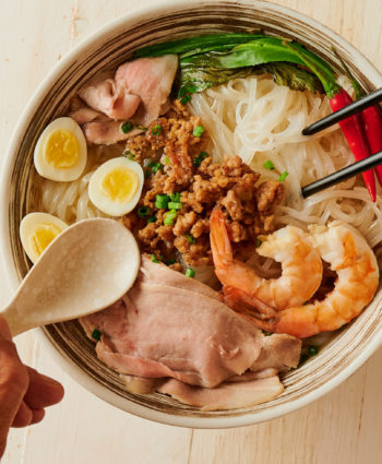 hu tieu – vietnamese pork and seafood noodle soup